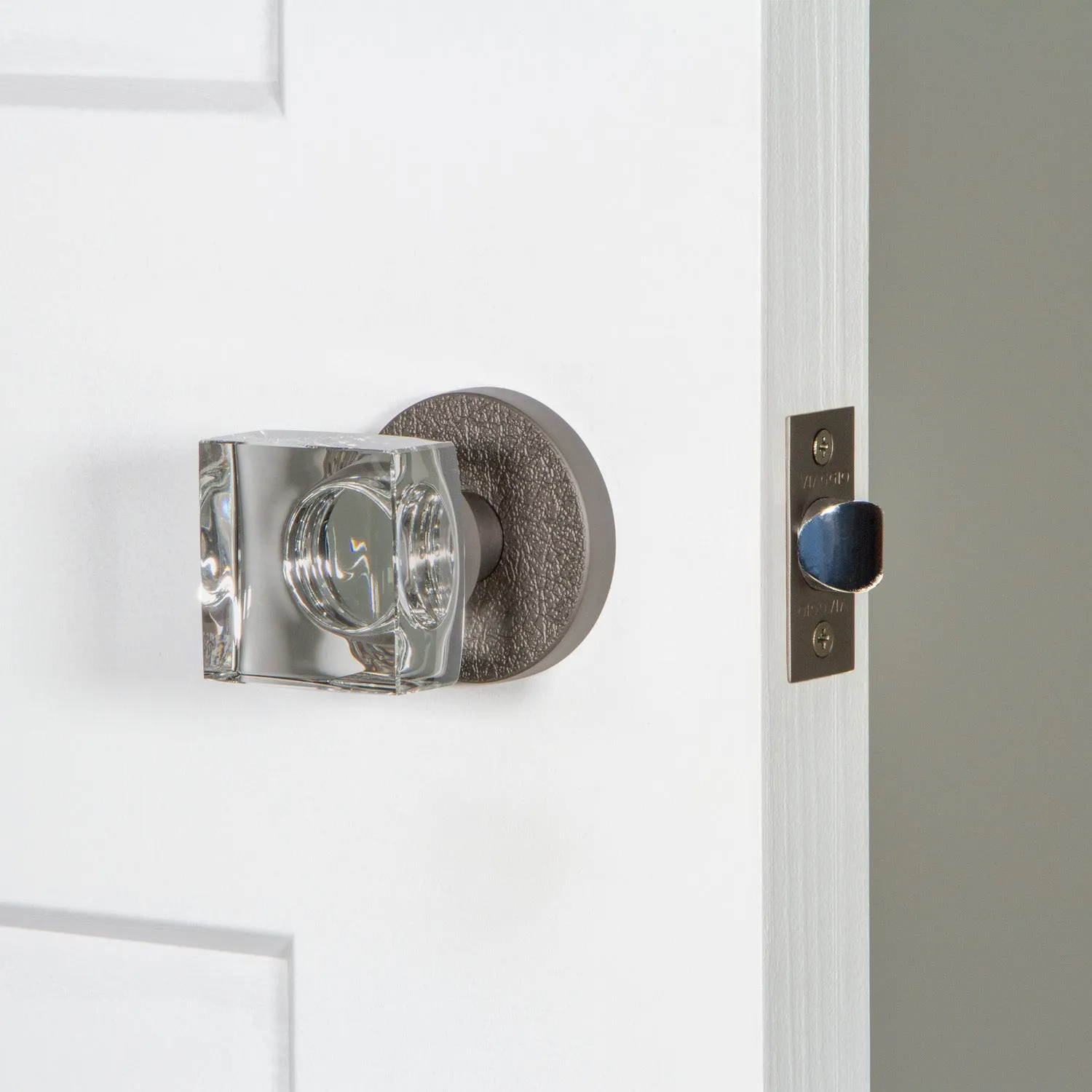 Circolo Leather Rosette with Quadrato Crystal Knob in Titanium Gray