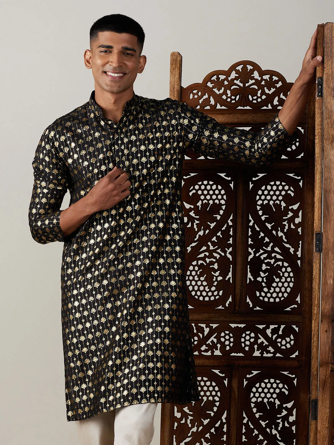 VASTRAMAY Men's Black Foil Printed Kurta